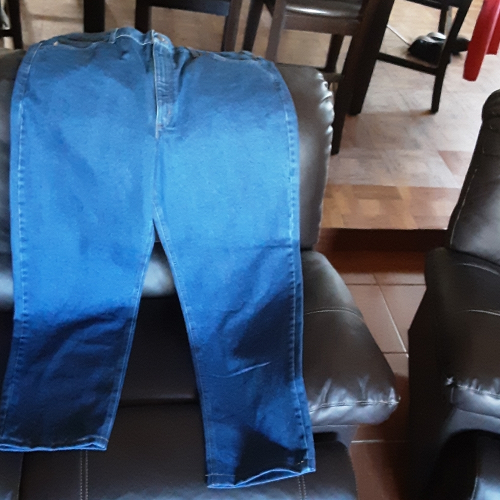 Jeans never worn in perfect conditon